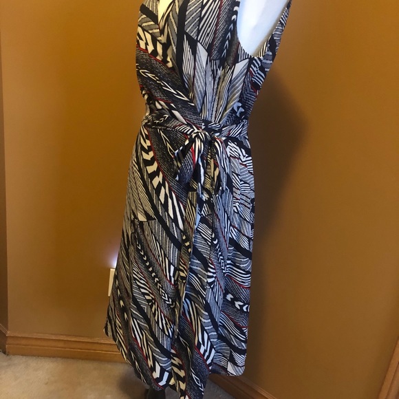 Dress - Picture 2 of 4